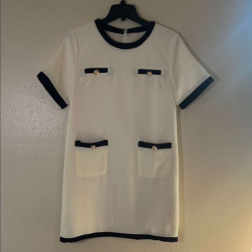 Dress with Double Pocket and Contrast Trim Size 6 (XL)